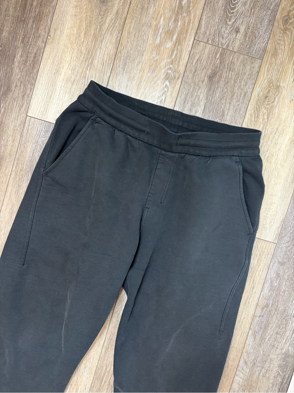 Lululemon Men’s Heavyweight Fleece Joggers in Black - Picture 5 of 12